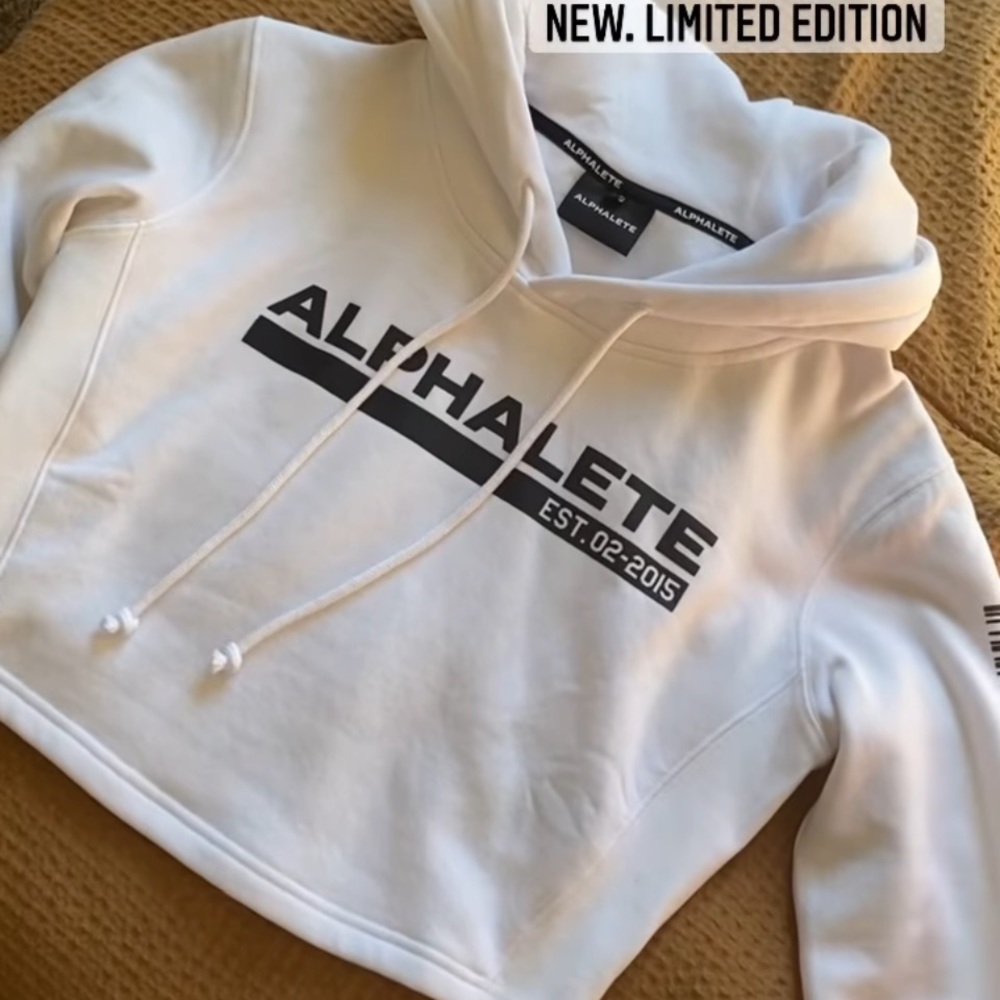 Alphalete cropped hoodie